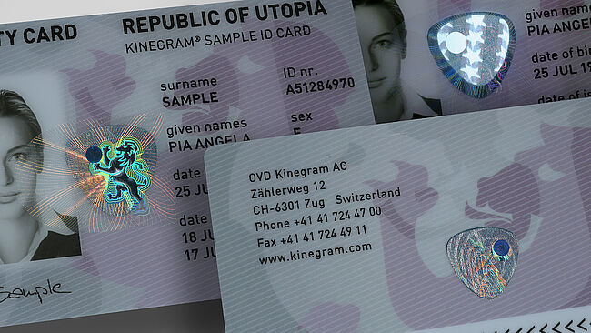 Image d’un exemple de fenêtre KINEGRAM dans une carte en polycarbonate vue de face et de dos