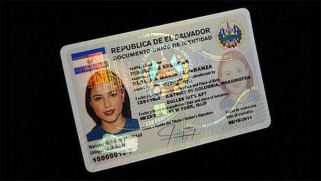 El Salvador ID Card protected wth a KINEGRAM El Salvador ID Card protected wth a KINEGRAM