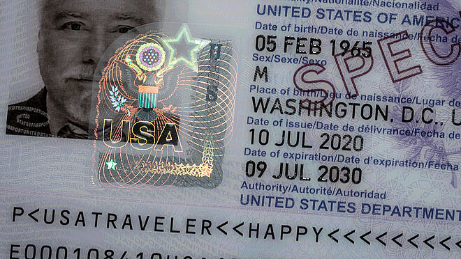 KINEGRAM Combi feature on the US passport Close-Up of KINEGRAM Combi security feature on the US passport, with a design including the United States coat of arms
