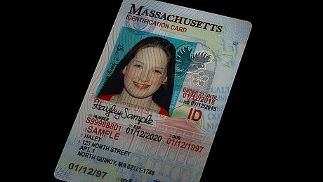 United States ID Card (State of Massachusetts) protected wth a KINEGRAM United States ID Card (State of Massachusetts) protected wth a KINEGRAM