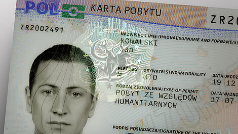Close-up of a sample Polish ID with a KINEGRAM security element