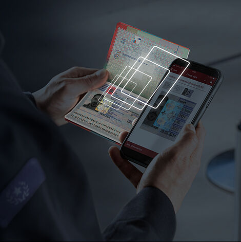 Illustration of verifying the KINEGRAM security feature of an identity document with a smartphone